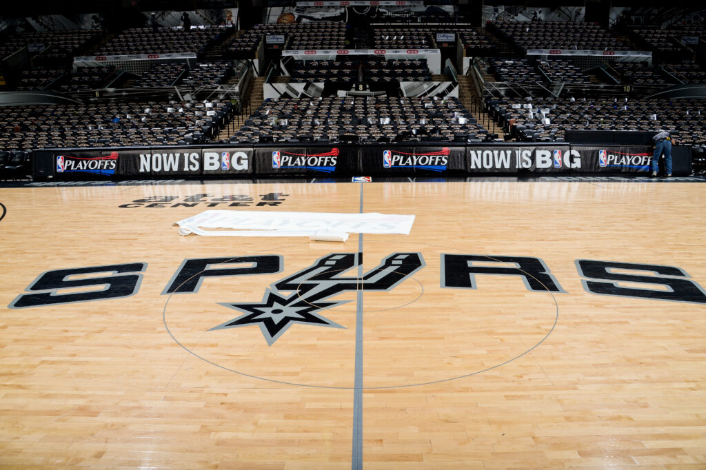 Open Thread: Spurs kick off early voting with “Vote Spurs Vote” rally