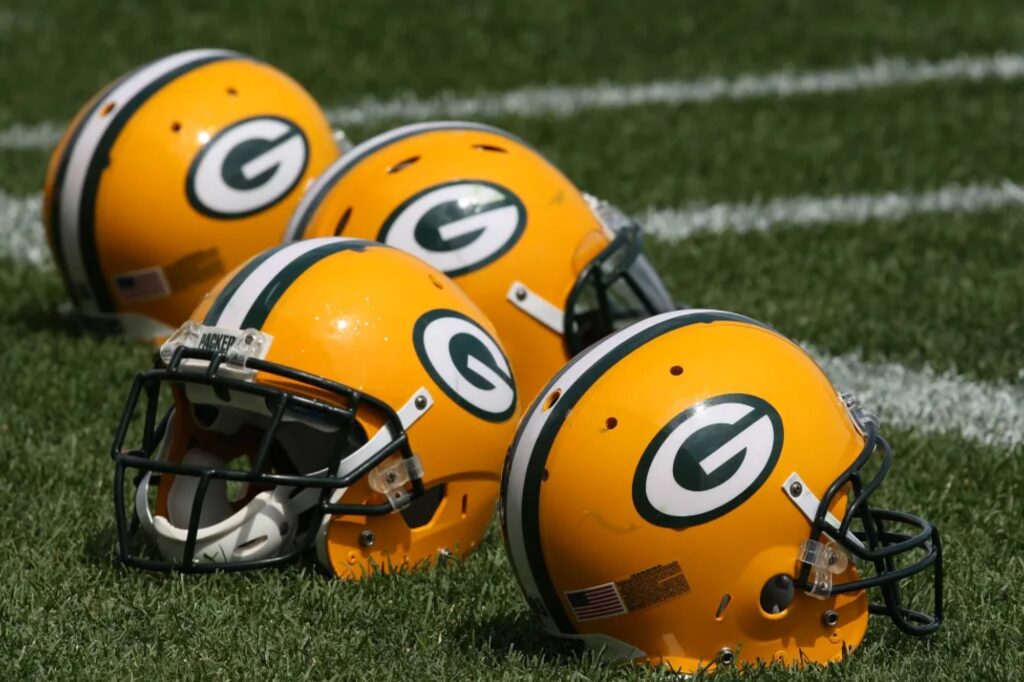 Packers’ plane delayed for more than five hours night before game vs. Cardinals