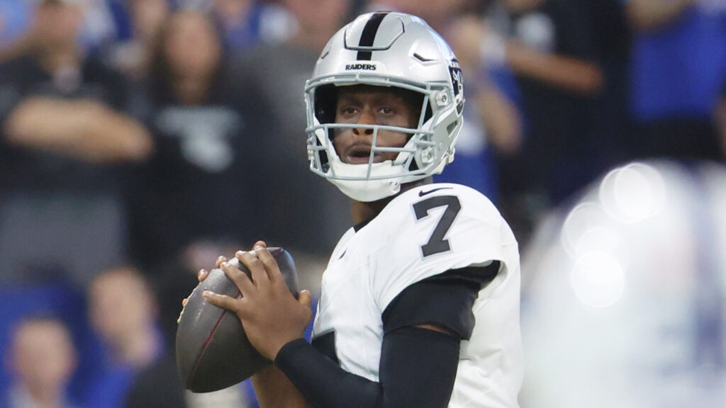 Raiders are 'mildly concerned' about QB Geno Smith