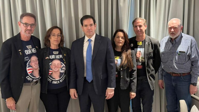 Rubio, Huckabee meet with families of US citizens whose remains are being held hostage in Gaza