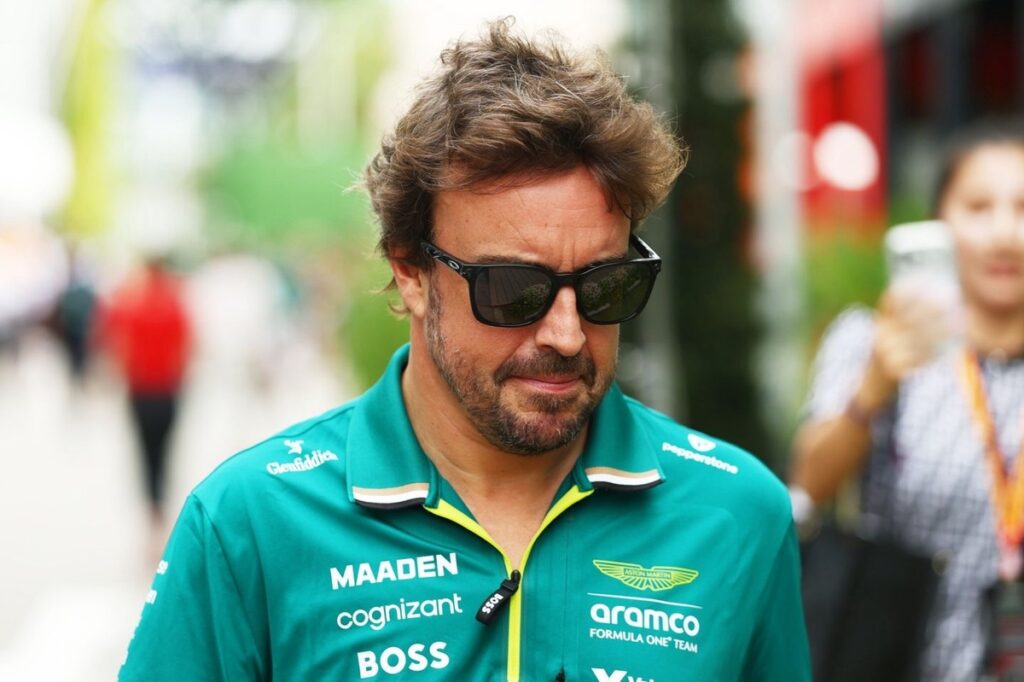 The surprising gesture from Fernando Alonso that almost got his McLaren colleagues fired
