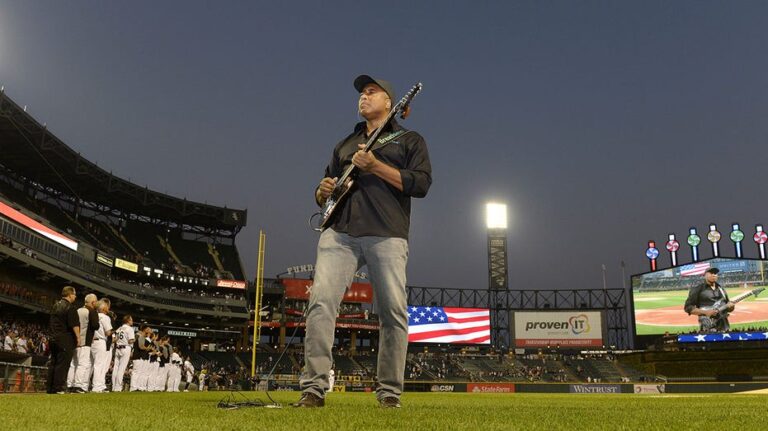 Yankees legend Bernie Williams compares baseball and music careers as Carnegie Hall performance approaches