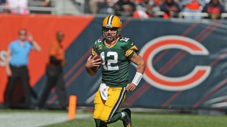 Aaron Rodgers ready to 'let bygones be bygones' in longtime rivalry with Bears