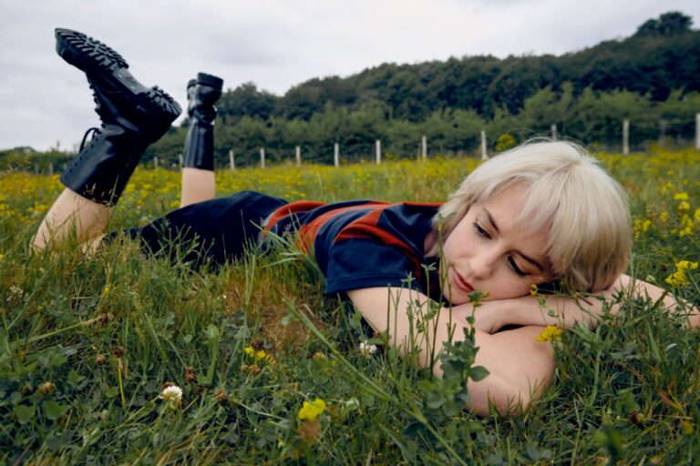 Avalon Emerson Shares Video for New & the Charm Song: Watch