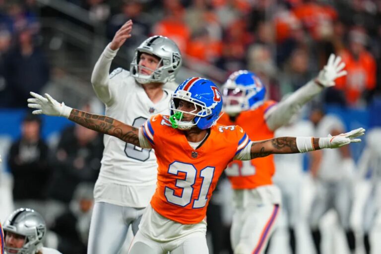 Broncos’ stout defense keeps Raiders in check to win seventh straight game