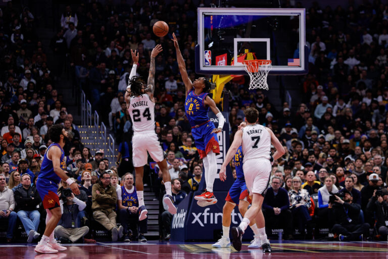 Devin Vassell’s heroics power Spurs’ group-winning comeback over Nuggets