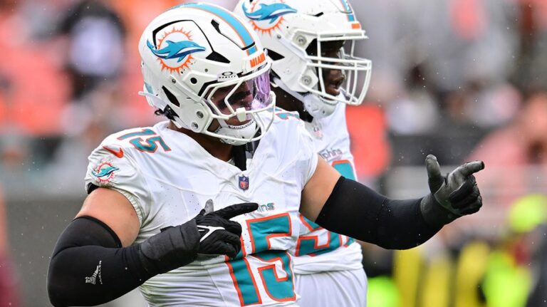 Eagles add Jaelan Phillips in latest move to bolster defense: reports