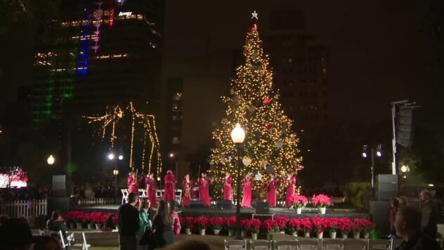H-E-B tree lighting, 44th annual Ford Holiday River Parade return to downtown San Antonio