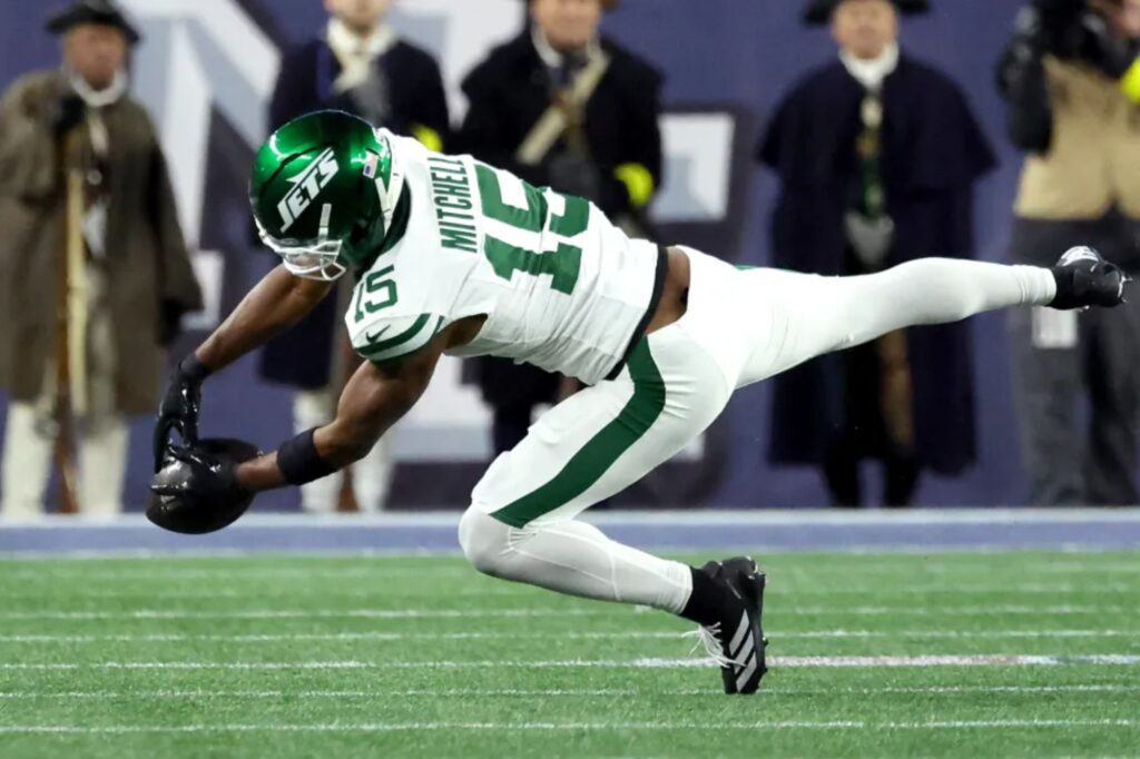 Heroes, zeros from Jets’ loss to Patriots: New receiver flops in Gang Green debut