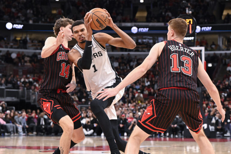 Highlights: Wemby sinks Bulls with clutch fourth-quarter magic