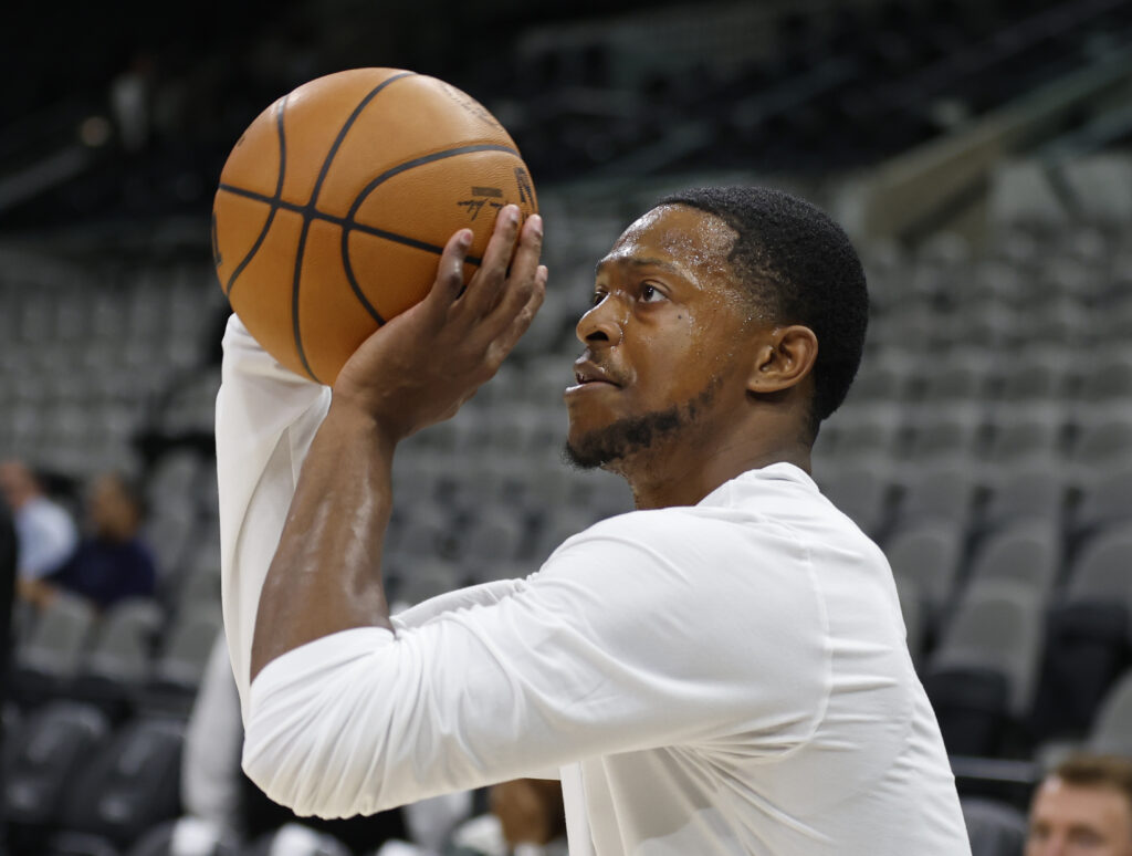 How the Spurs should handle De’Aaron Fox’s return