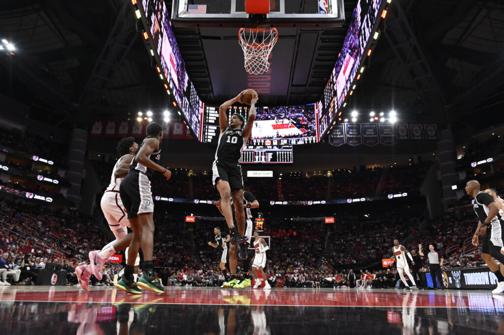 It’s time for Basketball: Spurs vs Houston Rockets