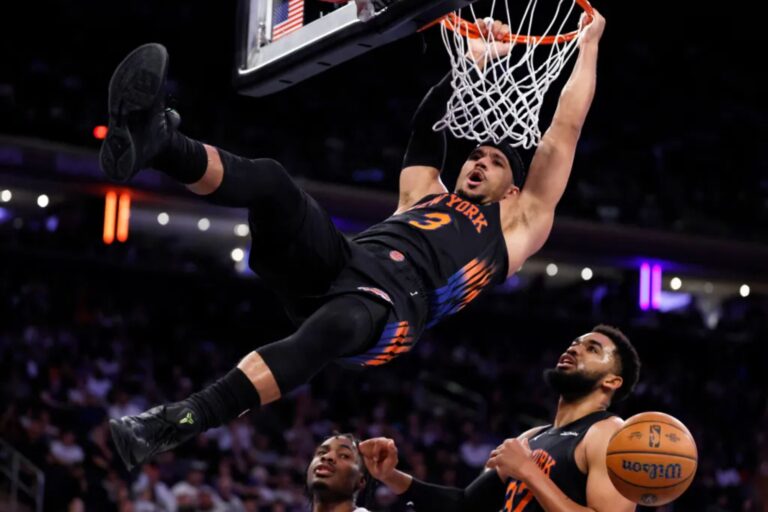 Josh Hart makes his fourth-quarter return worthwhile in historic Knicks performance
