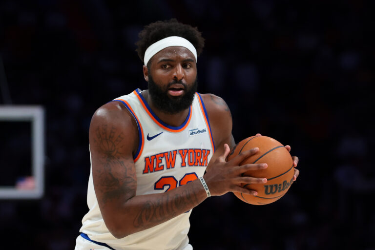 Knicks still limiting Mitchell Robinson even with minutes restriction easing