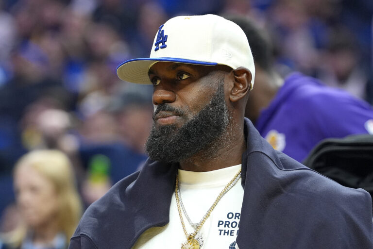 Lakers’ LeBron James ‘progressing’ toward season debut