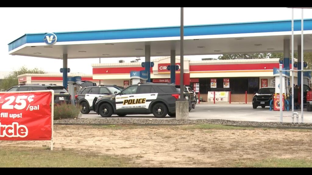 Man shot during alleged vehicle break-in on far West Side, SAPD says