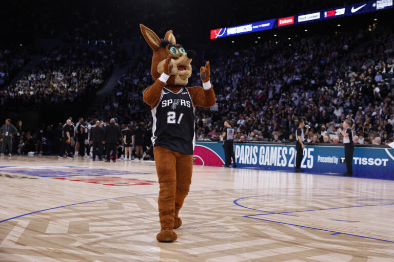 Open Thread: Spurs to host election night watch party