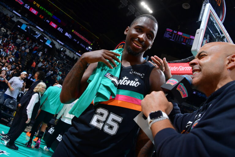 San Antonio vs. Atlanta, Final Score: Jones-Garcia shines in 135-126 win
