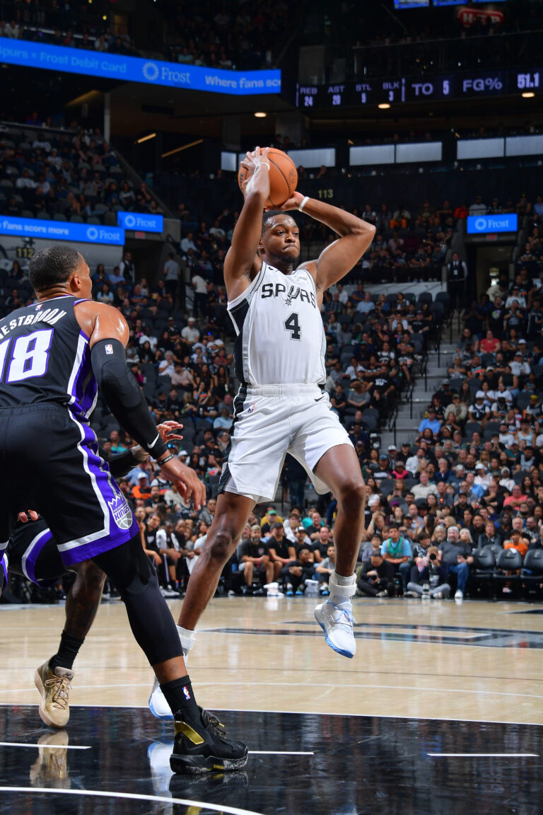 San Antonio vs. Sacramento, Final Score: Spurs surge to early lead, hold off Kings 123-110