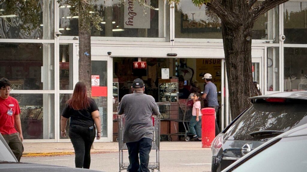 SAPD: Suspect arrested nude after hitting man with vehicle during jewelry store robbery on South Side