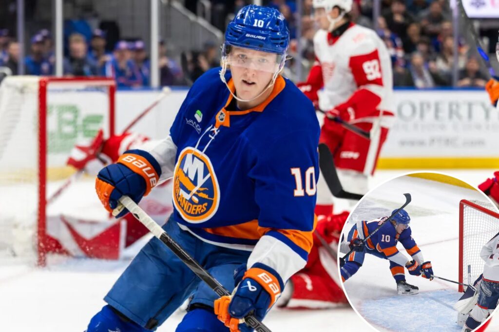 Simon Holmstrom finally coming into his own for Islanders since line promotion: ‘Wow’