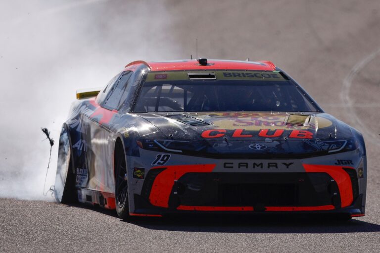 Tire issues plague NASCAR Cup finale, but don't blame Goodyear