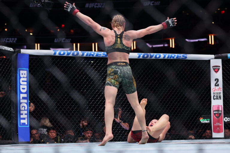 Valentina Shevchenko spoils Zhang Weili’s bid for title in second weight class at UFC 322
