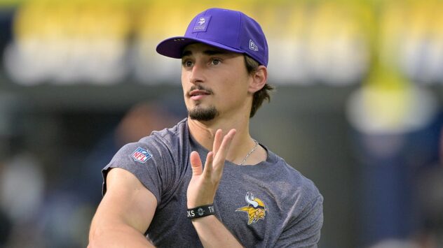 Vikings' Max Brosmer to start vs Seahawks, becoming 19th backup quarterback to start this season