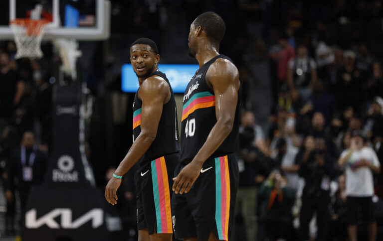 Week in Review: Veterans help lead shorthanded Spurs to a couple of home victories