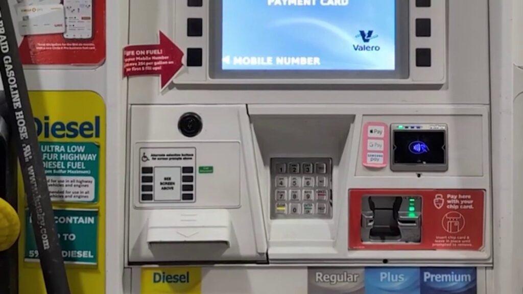 Credit card skimmers discovered at Circle K near Stone Oak, Hollywood Park police chief says