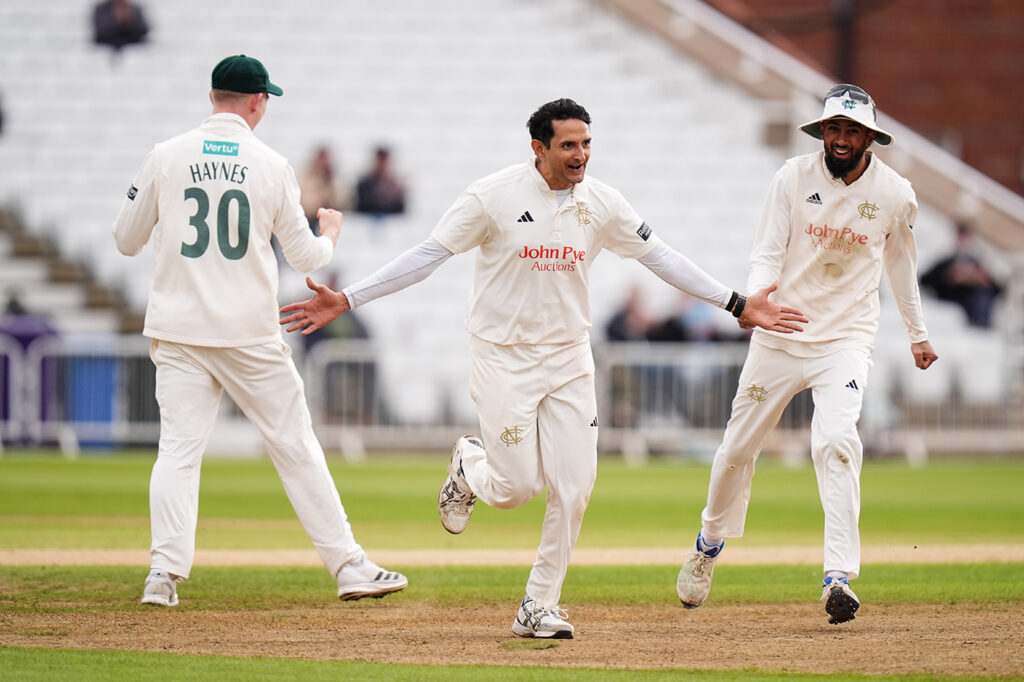 Derbyshire sign Mohammad Abbas on two-year contract