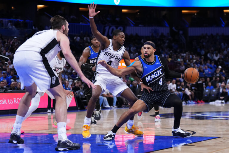 Highlights: De’Aaron Fox leads Spurs in dramatic win over the Magic