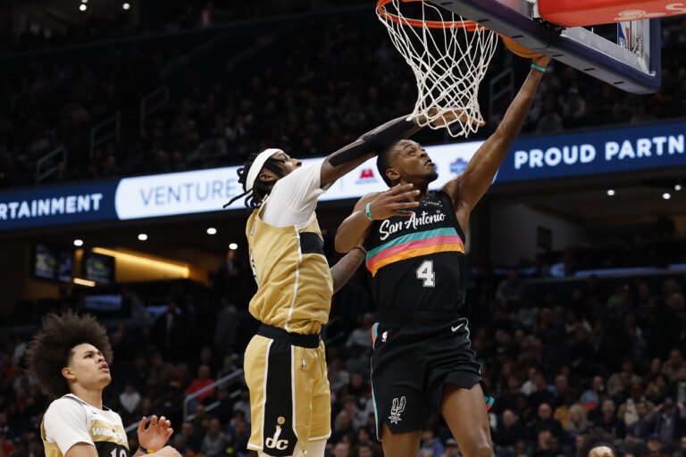 Highlights: De’Aaron Fox’s 27 leads Spurs in season sweep of Wizards