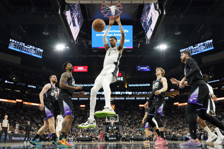 Highlights: Victor Wembanyama drops 32 in return to starting lineup versus Jazz
