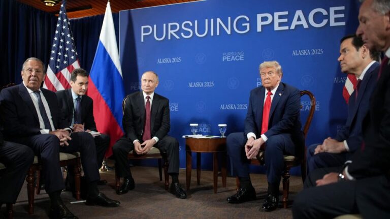Lavrov warns Europe of retaliation as Zelenskyy opens reconstruction talks with Trump officials