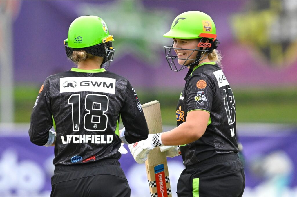 Litchfield, Voll hurt Melbourne Stars' qualification chances in rain-affected game