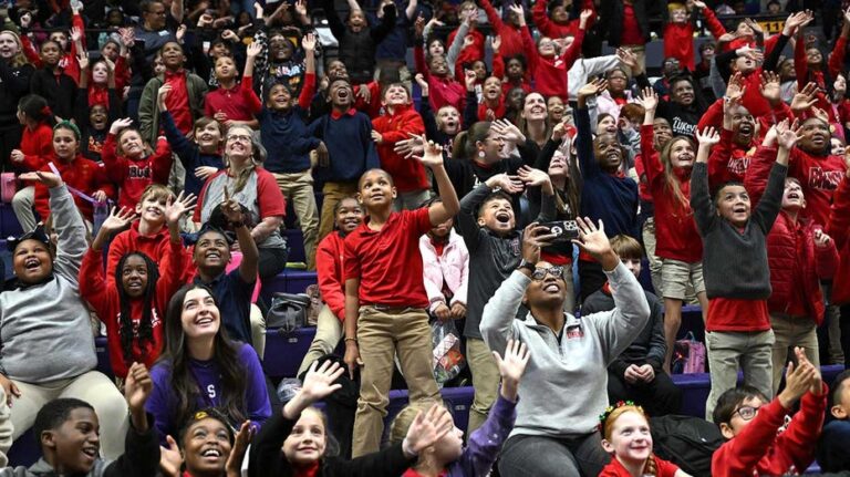 LSU basketball team sends crowd into frenzy after hitting 67-point mark