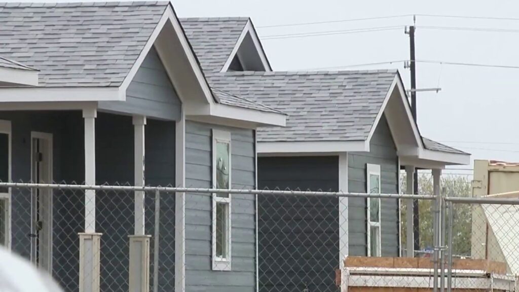 New home, courtesy of Habitat for Humanity, makes Christmas extra special for San Antonio family