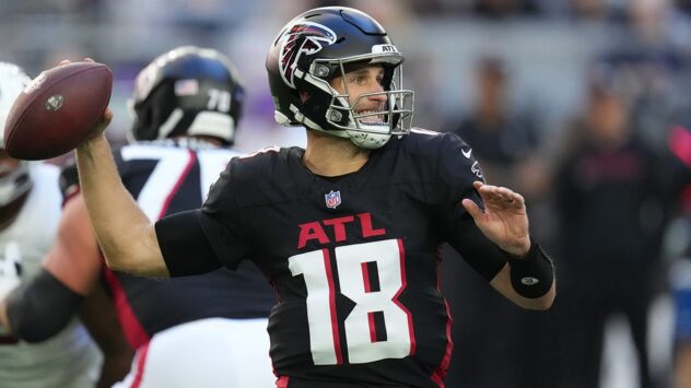 NFL star gets into Christmas spirit after Week 16 win