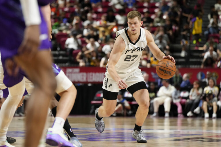 Open Thread: Spurs waive Riley Minix