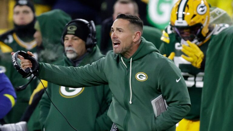 Packers, Bears head coaches share icy postgame handshake following NFC North battle