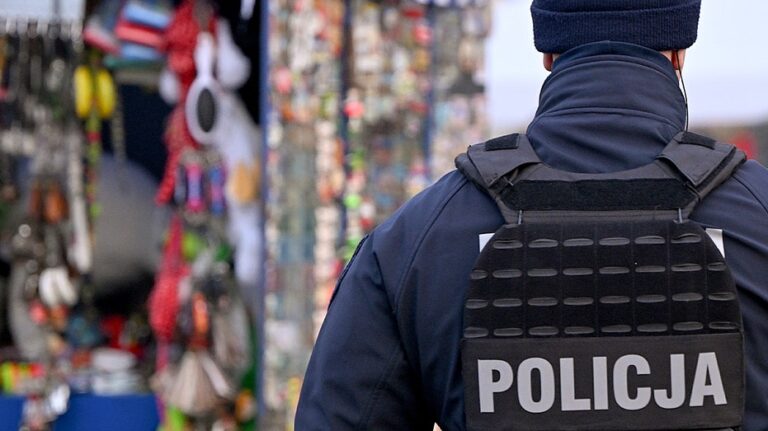 Poland foils ISIS-type bomb plot as Sydney attack triggers UK, Europe terror alerts