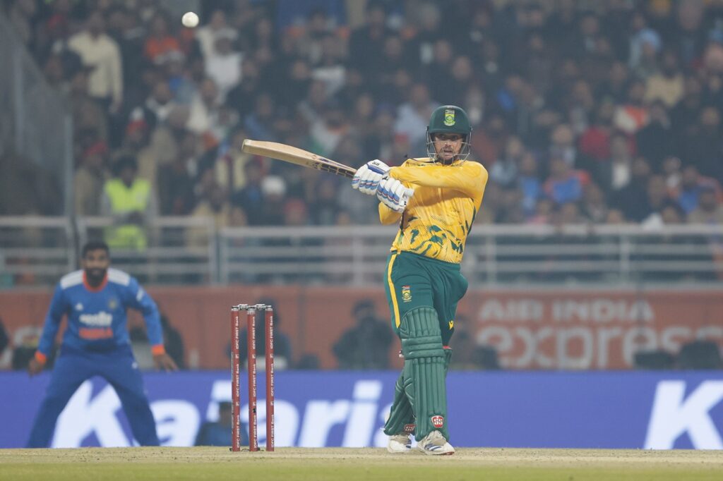 Quinton de Kock's 90 powers SA to massive win