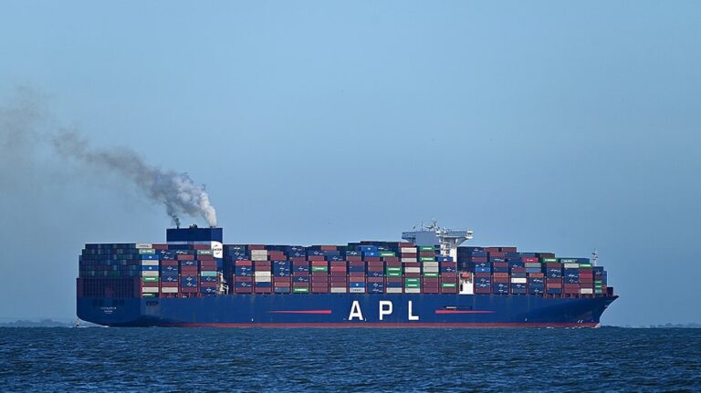 Russian spies infiltrate UK on cargo ships to scout military sites, find weaknesses