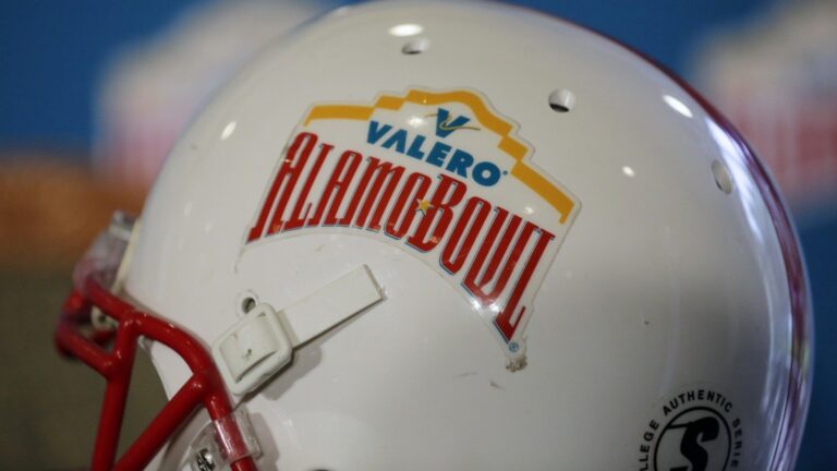 Sights and sounds: USC, TCU fans tailgate before Valero Alamo Bowl in San Antonio