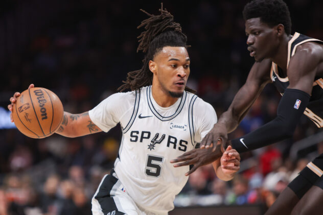 Spurs dominate depleted Hawks for (technically) their fifth straight win