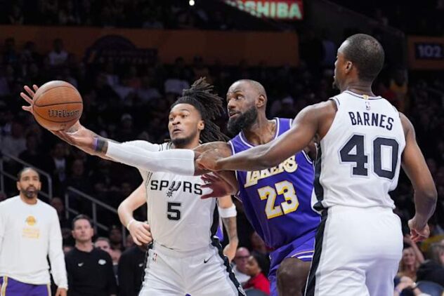 Stephon Castle scores 30 to lead Spurs into NBA Cup semifinals with 132-119 win over Lakers