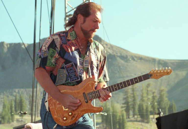 Steve Cropper, Revered Guitarist of Booker T. & the M.G.’s, Dies at 84