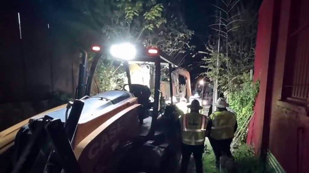Water main break floods North Side residential street, SAWS on scene