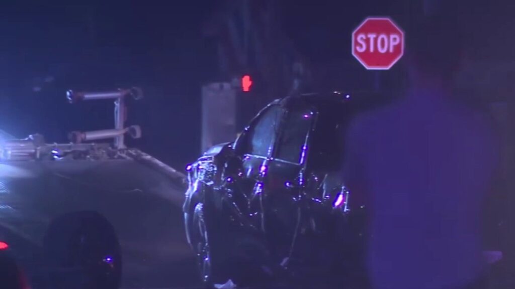 1 injured after rollover crash on South Side, San Antonio police say